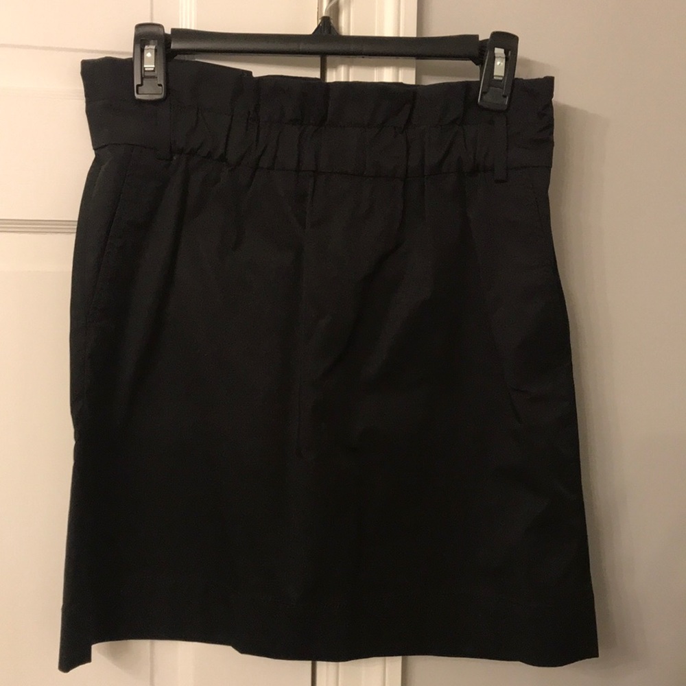 Women’s black work skirt. Size 2. Banana republic